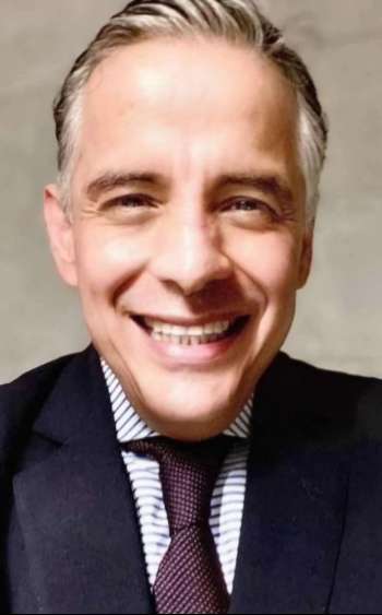 Denuncian a Oscar de Jesús Galicia como presunto defraudador, ofrece plazas laborales en oficinas gubernamentales