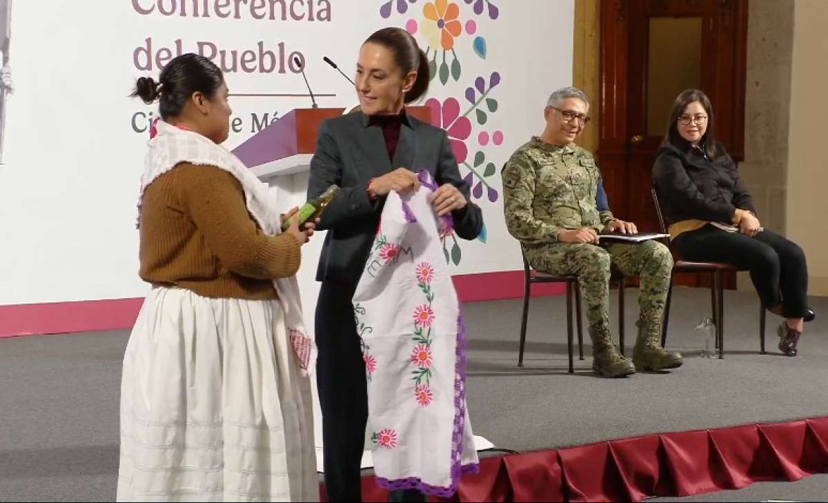 Radios Comunitarias Indígenas se fortalecerán con la Ley de Telecomunicaciones: Claudia Sheinbaum Pardo.