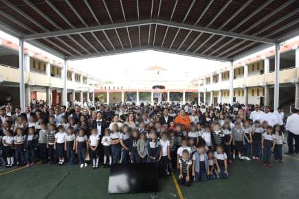 Fomenta SEV el desarrollo creativo con talleres artísticos en planteles escolares   