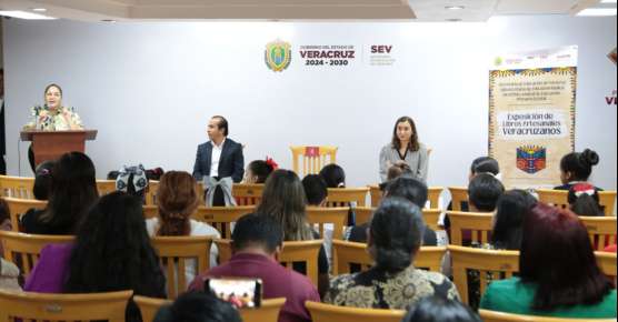 Premia SEV a participantes del Concurso del Libro Artesanal Veracruzano   