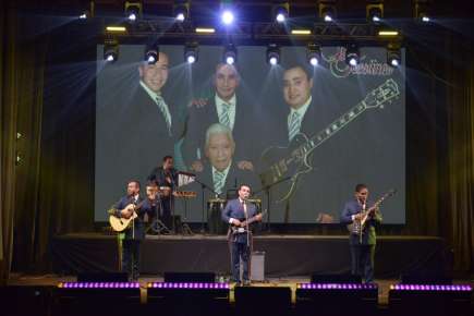 Nostalgia, amor y bohemia en la segunda noche del Festival Internacional del Bolero en Tlacotalpan   
