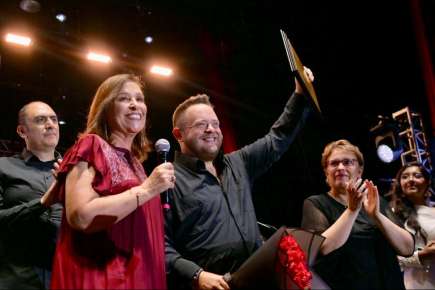 Rocío Nahle clausuró el exitoso Festival Internacional del Bolero en Veracruz   