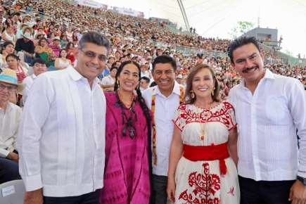 Contemplar la grandeza de sus raíces es un honor: Rocío Nahle en la Guelaguetza   