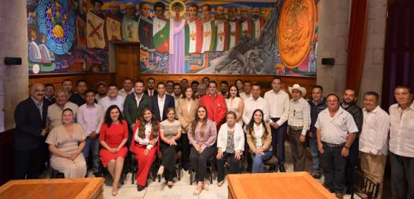 Gobernadora Rocío Nahle sostiene encuentro con alcaldes electos del PRI   