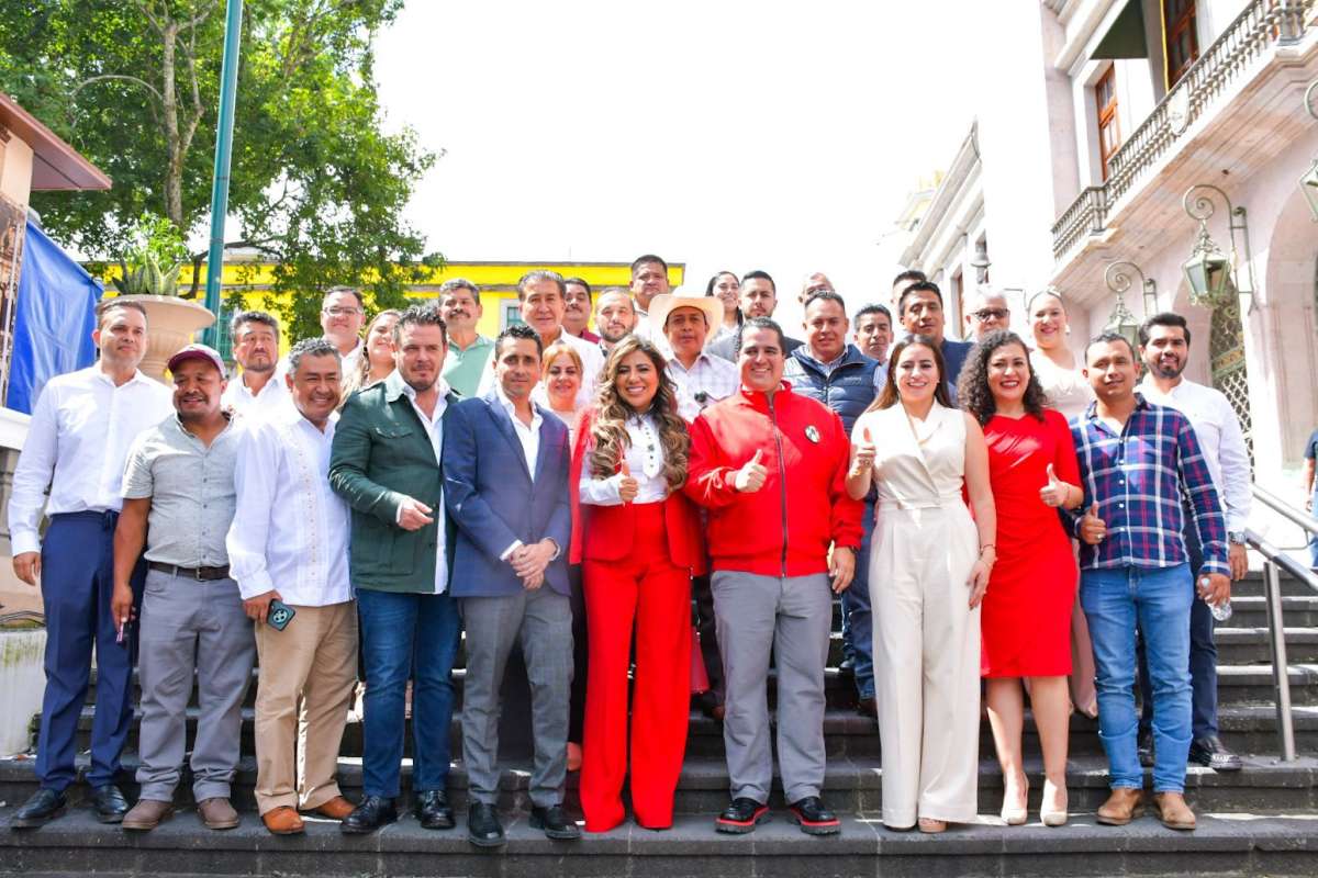 Alcaldes electos priistas se reúnen con la gobernadora Rocío Nahle