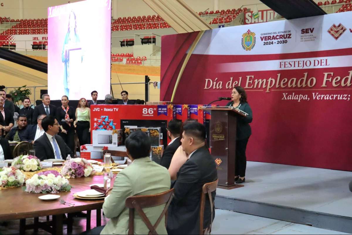 Reconoce SEV a más de mil trabajadores administrativos del sistema federalizado   