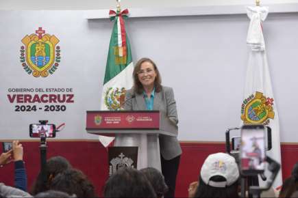Hay diálogo abierto con taxistas y revisión responsable de tarifas: Rocío Nahle   