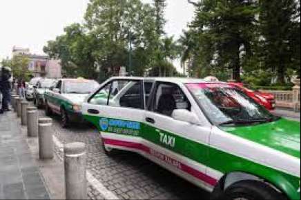 Justa la infracción a taxista que se excedió en el cobro a usuaria: dirigentes