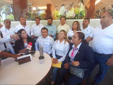 Recibe toma de nota comité del sindicato de trabajadores de CMAS, lo encabeza Carlos Hernández Rodríguez