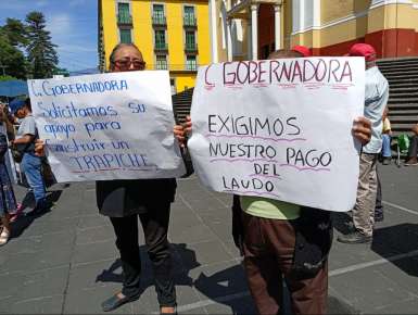 Se manifiestan en la Plaza Sebastián Lerdo ex trabajadores del Ingenio La Concepción