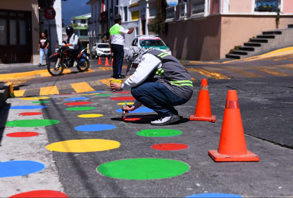Ayuntamiento de Xalapa y Coepra realizan acciones de intervención vial, recuperan espacios para peatones