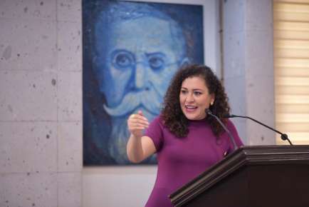 Pide diputada Ana Rosa Valdés apoyo a productores de azúcar