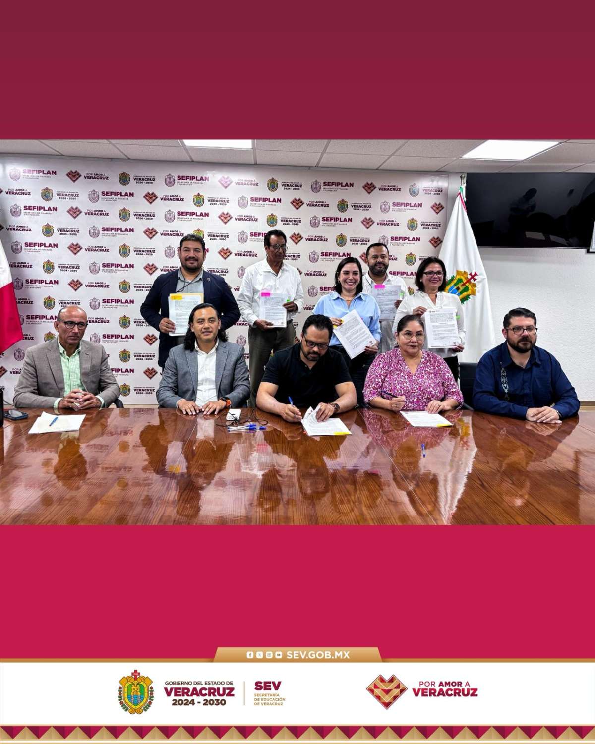 SEV y Sefiplan firman convenio con instituciones educativas   