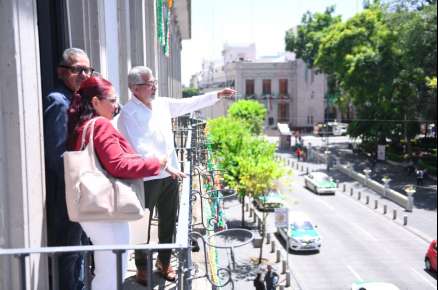 Recibe Alberto Islas a Daniela Griego en Palacio Municipal