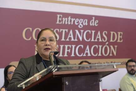 Justicia, seguridad y certeza laboral para trabajadores de apoyo a la educación: Claudia Tello Espinosa.