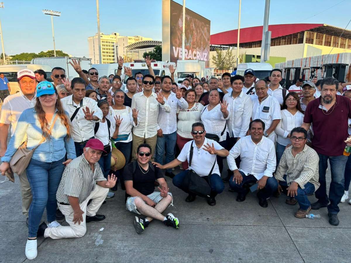 Nacho Luna acompaña a Sheinbaum en informe histórico   