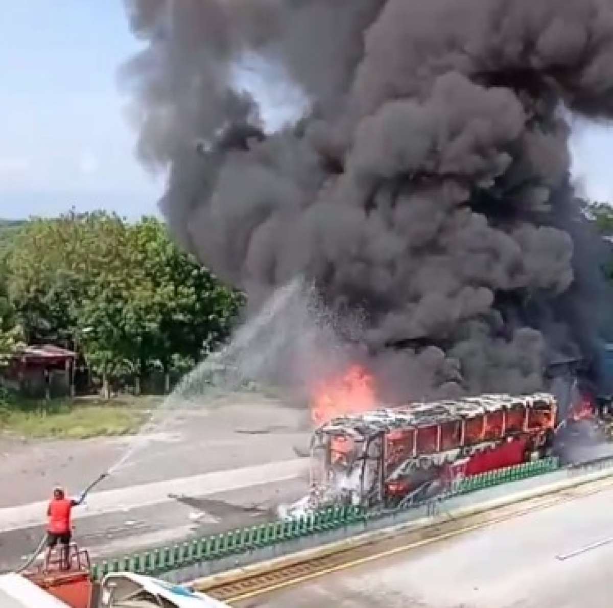 Fuerzas de tarea atienden accidente en autopista Córdoba-Veracruz   