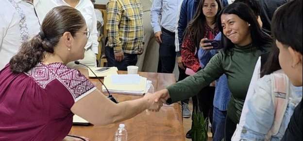 Una cosa es manifestarse y otra cosa es reunión de seguimiento de gestiones de Antorchistas.