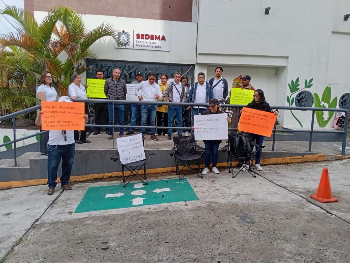 Toman oficinas de Sedema e inician huelga de hambre trabajadores despedidos