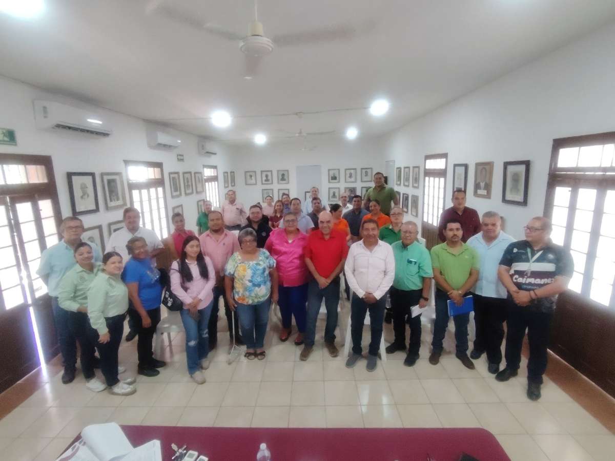 Reunión de Maestros con Autoridades Municipales en Pánuco