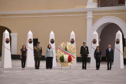 Valentía de los Niños Héroes recordatorio para luchar por un Veracruz justo y unido: Gobernadora   