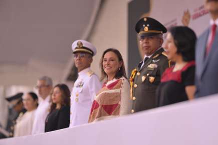 Gobernadora Rocío Nahle encabeza el Desfile Cívico Militar del 16 de Septiembre   