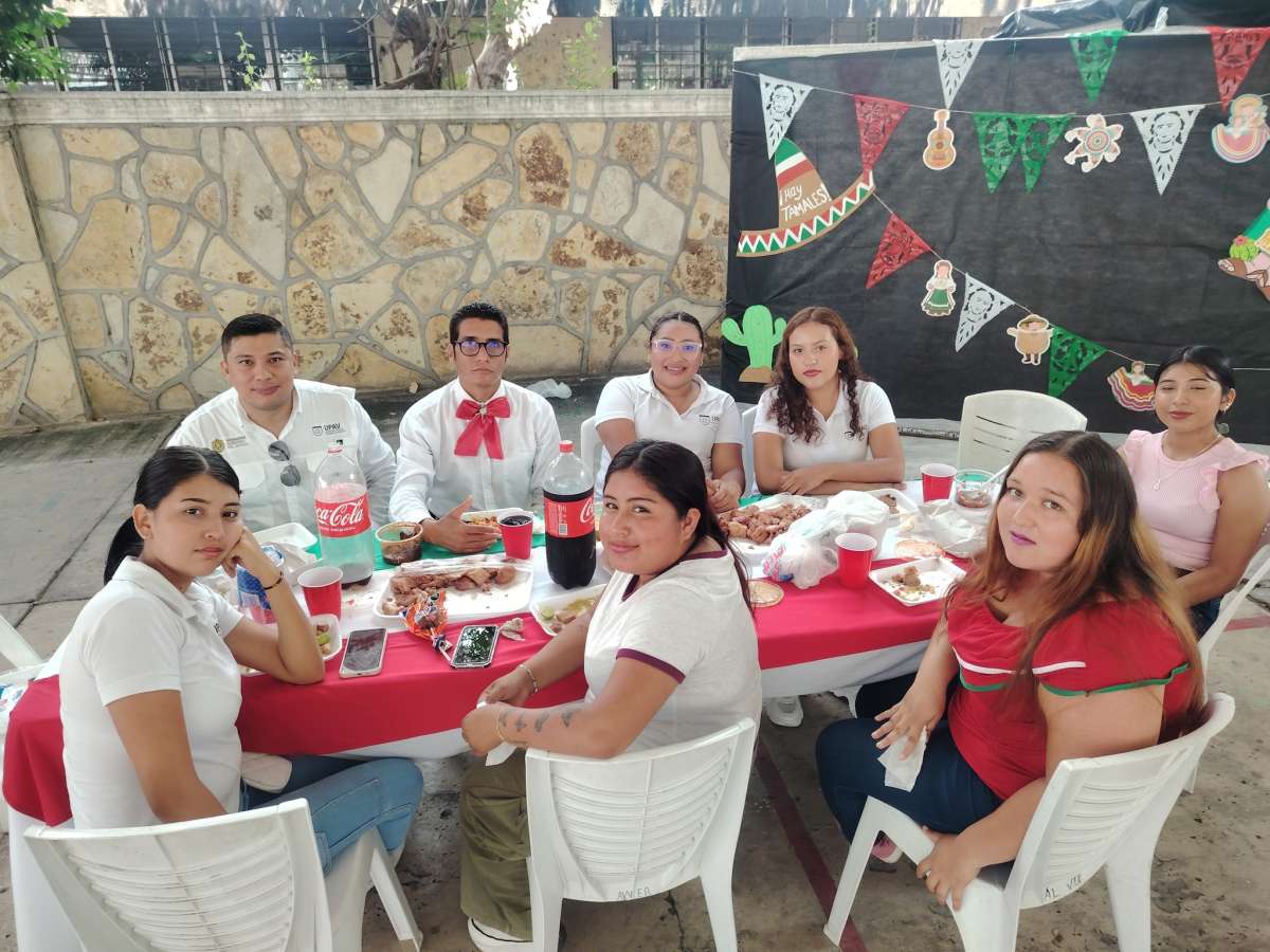 Disfrutaron de un Festejo Patrio Alumnos del Bachillerato UPAV 203G Pánuco