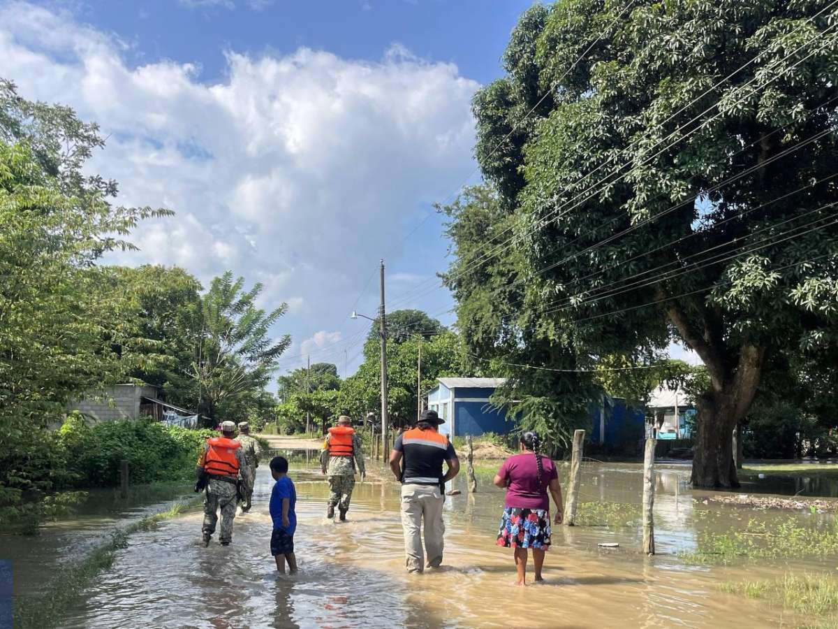 Gobierno del Estado despliega respuesta por inundaciones en el sur de Veracruz   