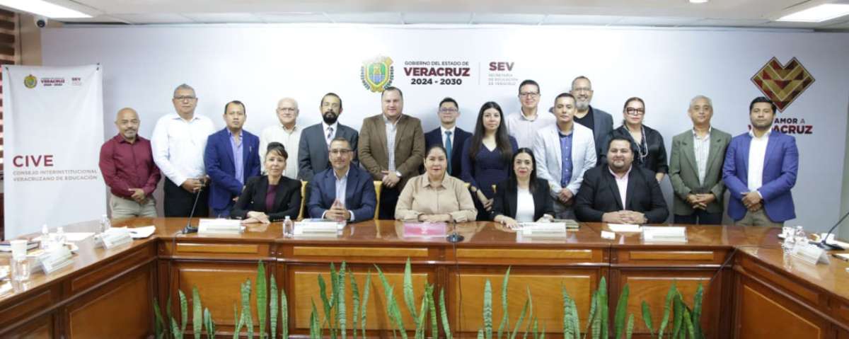 Avanza Veracruz en digitalización de fichas informativas del alumnado   