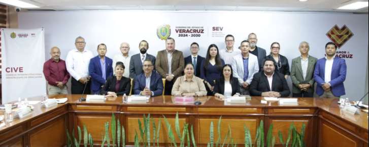 Avanza Veracruz en digitalización de fichas informativas del alumnado   