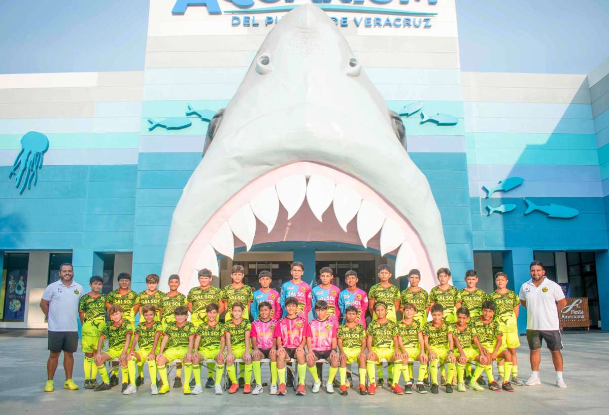 Escualos Kids presume su identidad: foto oficial rumbo a la Liga Nacional Juvenil