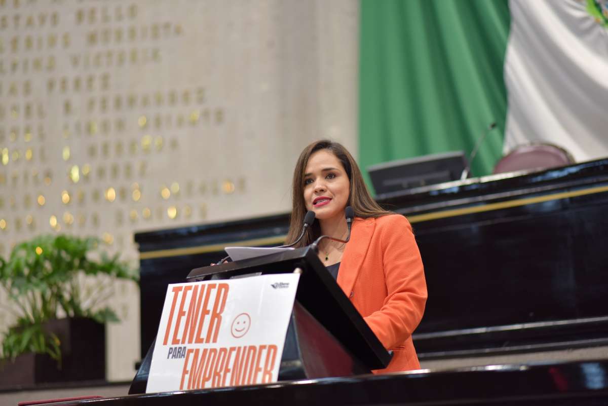 Elena Córdova presenta la iniciativa Tener para Emprender para fortalecer el desarrollo económico de Veracruz