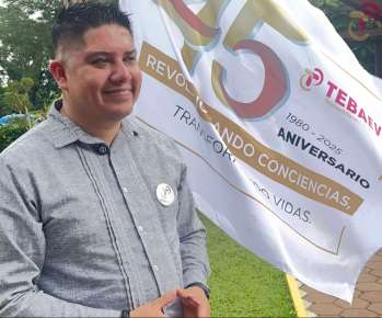 El liderazgo de Irving Ilhuicamina Mendoza Ruiz en el 45 aniversario del Telebachillerato de Veracruz