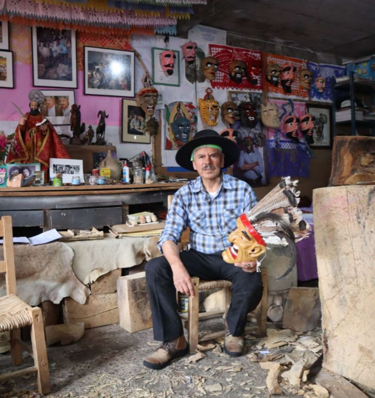 Artesano de Naolinco recibe el Premio a la Trayectoria Artesanal   