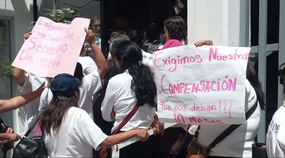 Auxiliares de Salud Comunitaria toman oficinas de la Secretaría Salud, acusan que no les han pagado en10 meses su compensación