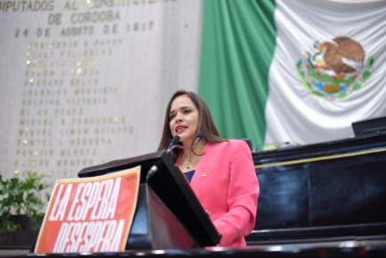 Elena Córdova exige desde el Congreso un trato digno y eficiente en las oficinas de Hacienda