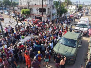 Presidenta Claudia Sheinbaum recorre Poza Rica, Veracruz e informa el comienzo de apoyo en alimentación y agua potable