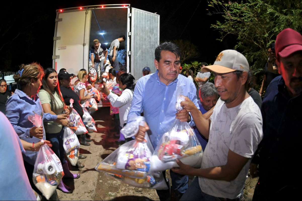 En Álamo, continúa Congreso con la entrega de ayuda para damnificados