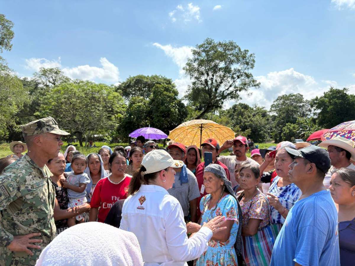 Lleva Gobernadora Rocío Nahle insumos básicos y atención médica a Zontecomatlán y Tlachichilco