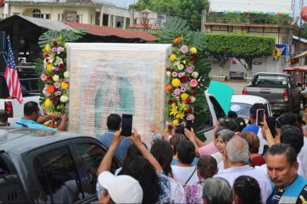Fieles Católicos Recibieron a la Virgen Peregrina en Pánuco