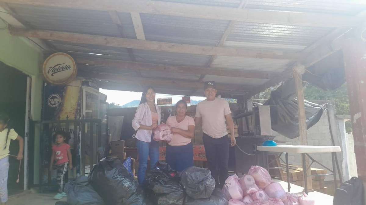 Queremos agradecer el apoyo brindado hacia nuestros hermanos afectados en la sierra: Lic. Marce Bonilla y Estrella Olivares.