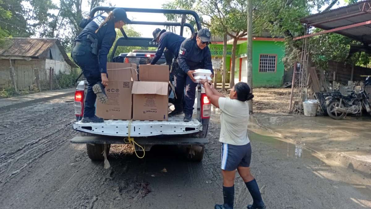 Plan Tajín: más de 24 mil comidas y 11 mil paquetes distribuidos a población damnificada   