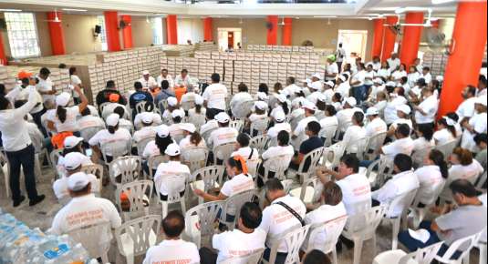 Entrega SNTE más de 190 toneladas de apoyo humanitario a damnificados por lluvias e inundaciones de la zona norte de Veracruz