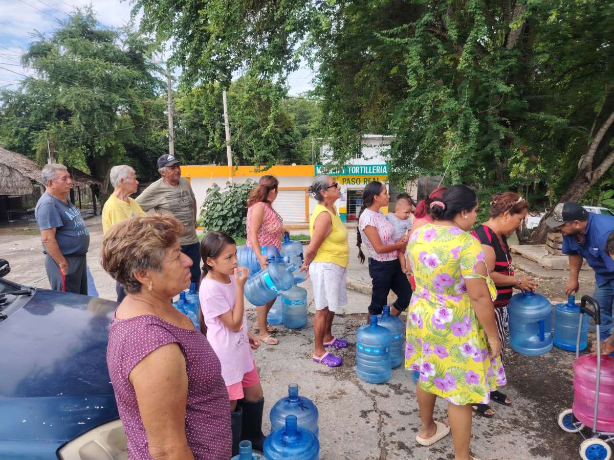 Agua Purificada Gratuita Para los Damnificados, Distribuye Panúquenses en Acción