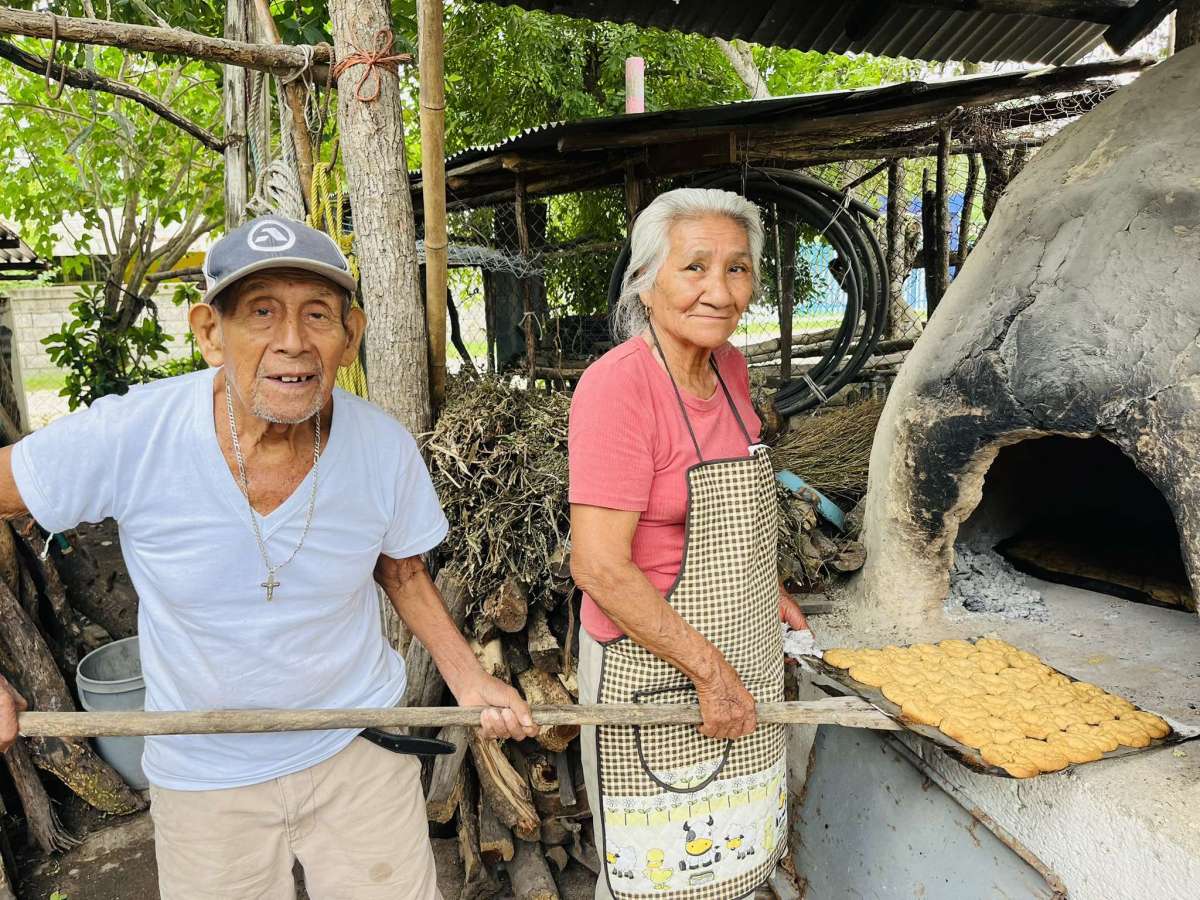 Desde Hace más de 50 Años Elaboran Deliciosos Pemoles Para Ofrendar y Compartir con Familia y Amigos