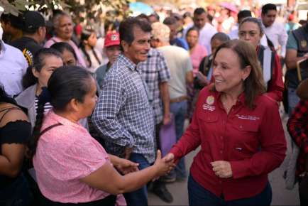 Rocío Nahle supervisa en Álamo la entrega de apoyos integrales a familias afectadas   