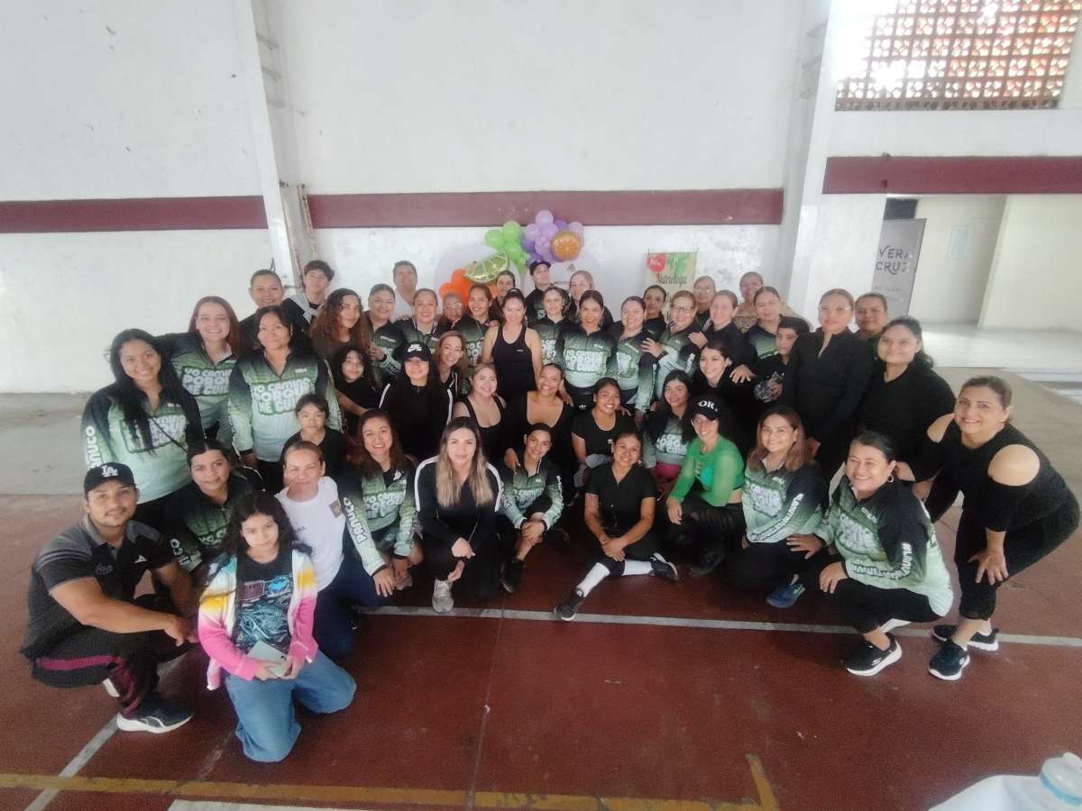 Caminata y Desayuno Saludable en el 6º Aniversario del Consultorio de la Nutrióloga Isa San Martín