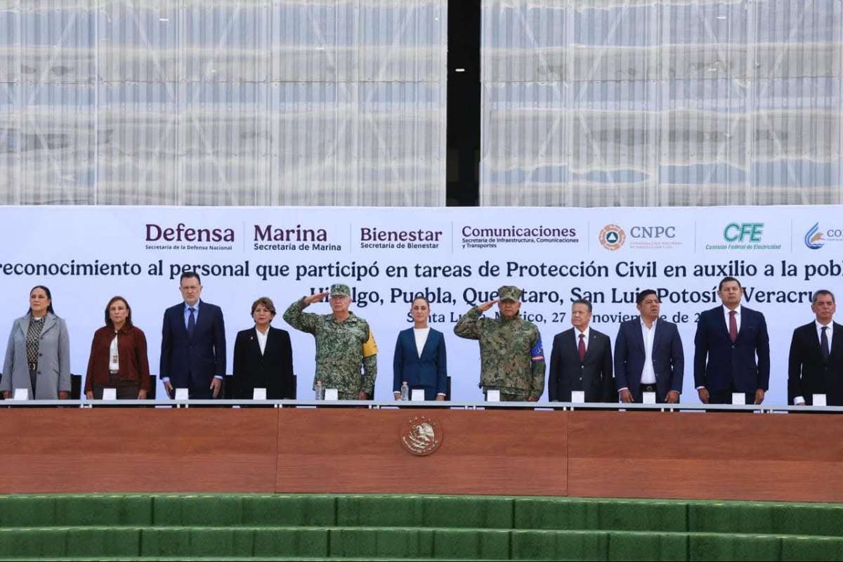 Rocío Nahle acompaña a la presidenta Claudia Sheinbaum en reconocimiento a las Fuerzas Armadas y civiles por apoyo ante lluvias   