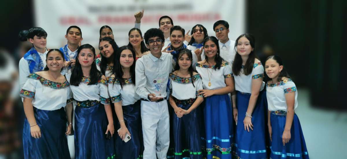 El CEV Bachillerato se posiciona entre los mejores en el certamen de Ramas Navideñas 2025.