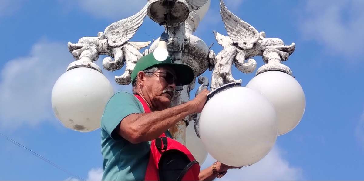 Don Lalo, Siempre Comprometido con su Trabajo